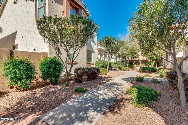 Building Photo - 4334 E Carla Vista Dr
