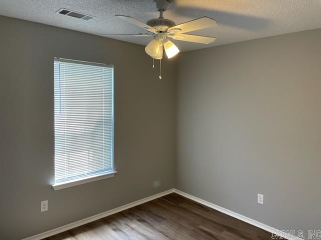 Building Photo - 1415 Calgary Cove