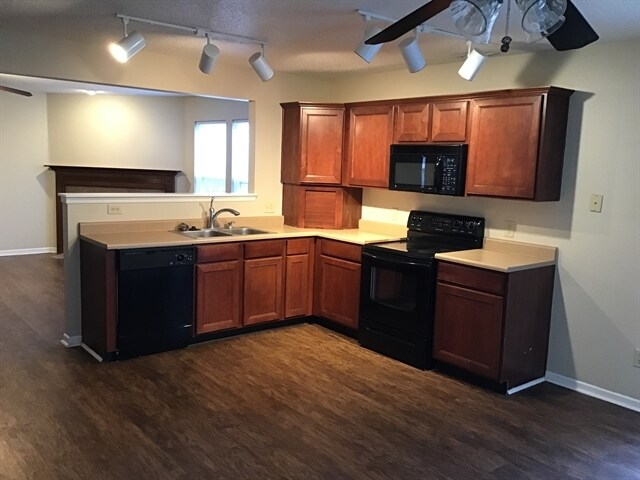 Building Photo - 5532 Floating Leaf Dr