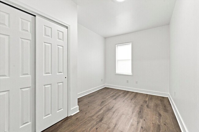 Building Photo - 3049 N Stillman St