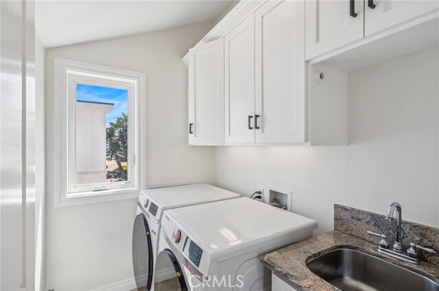 Building Photo - 6111 Seashore Dr