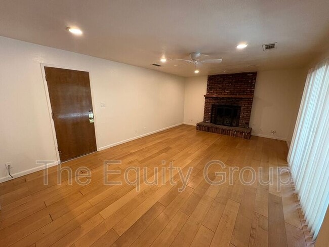Building Photo - 1782 N Klein Ave