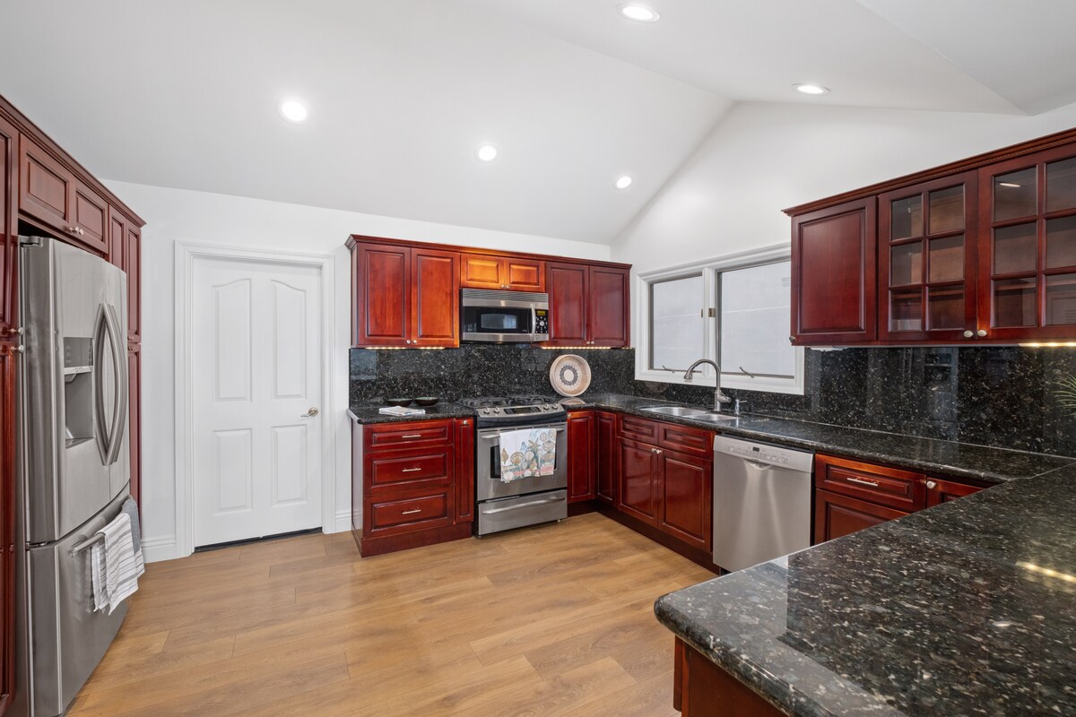 Building Photo - 4013 Via Manzana