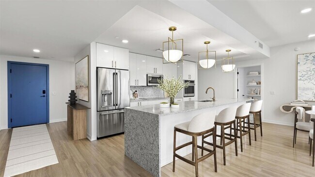 Building Photo - 225 1st Ave N