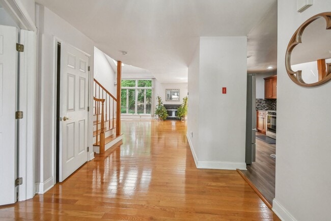 Building Photo - 64 Jesse Ct