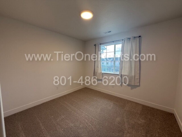 Building Photo - This property offers a NO DEPOSIT option available