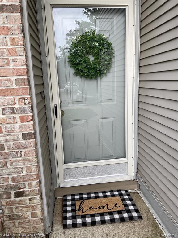 Building Photo - 42595 Lilley Pointe Dr