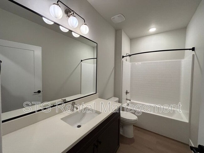 Building Photo - 3968 Fossil Way