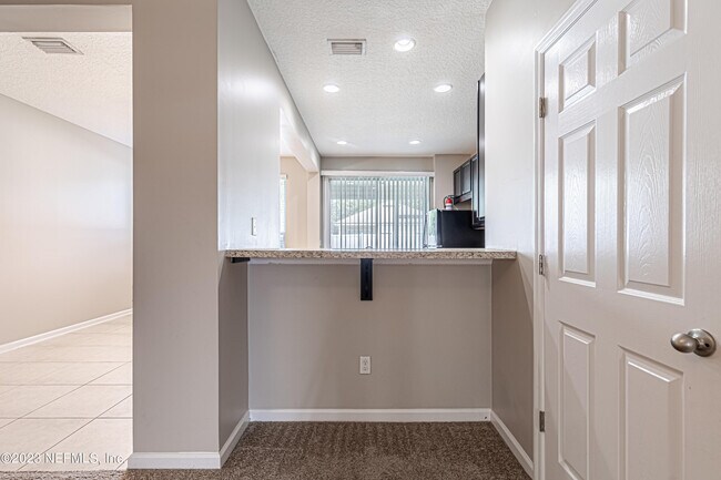 Building Photo - 3861 Aubrey Ln