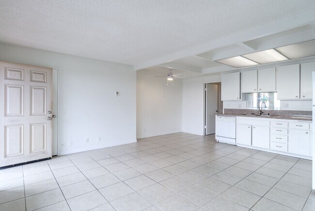 Building Photo - Port Hueneme | Surfside ll | 1 Bed + 1 Bath | Ocean Views | Gated Community | Unfurnished