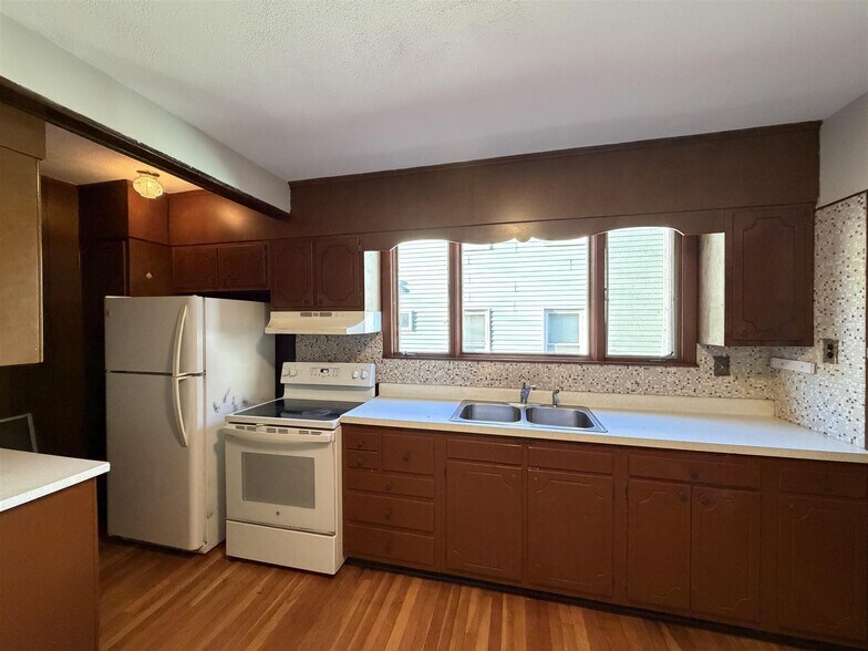 Building Photo - 30 Medford St