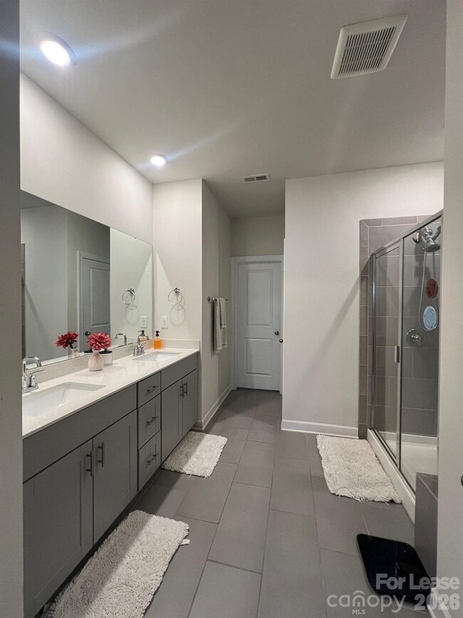 Building Photo - 8921 Pennegrove Cir