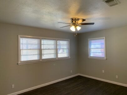Building Photo - "Charming 3-Bed, 2-Bath Home with 1,410 Sq Ft in Lubbock's Heart"