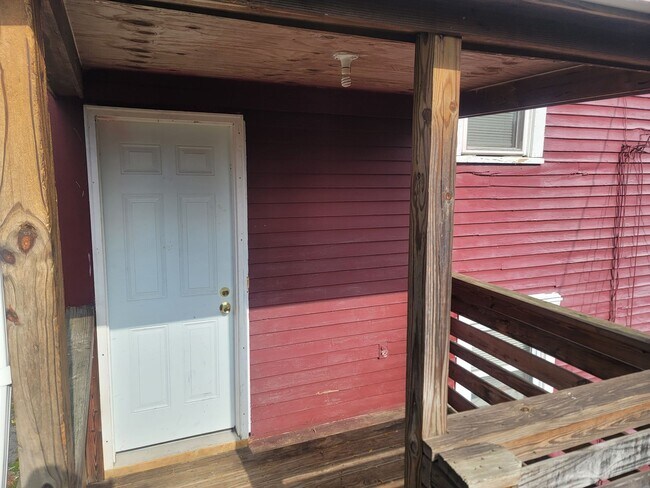 Building Photo - 293 Adams St