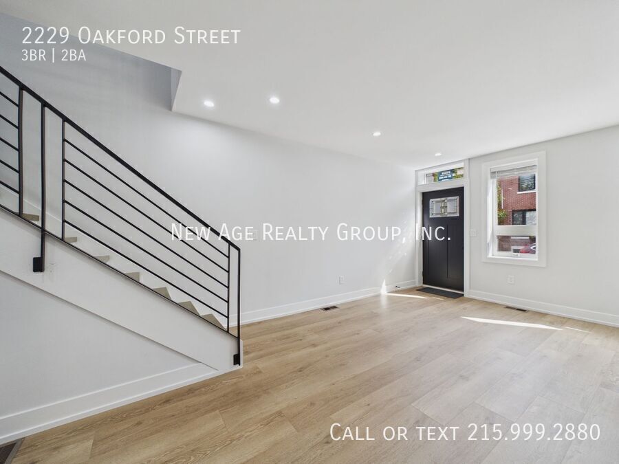 Building Photo - 2229 Oakford St