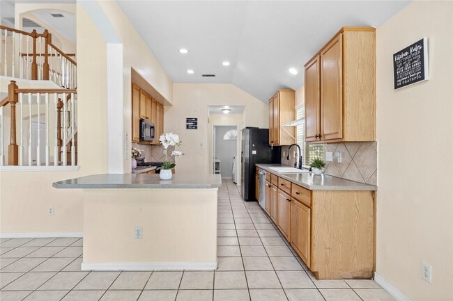 Building Photo - 11130 Camino Oaks Dr