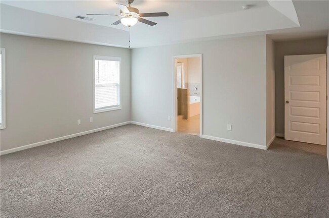 Building Photo - 1150 Red Bud Cir