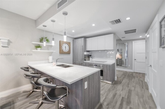 Building Photo - 801 S Miami Ave