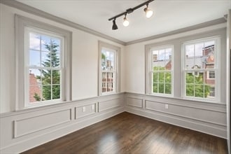 Building Photo - 9 Dana St