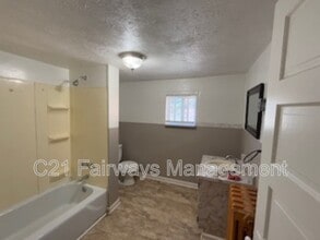 Building Photo - 620 Carothers Ave