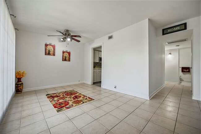 Building Photo - 7510 Shadyvilla Ln