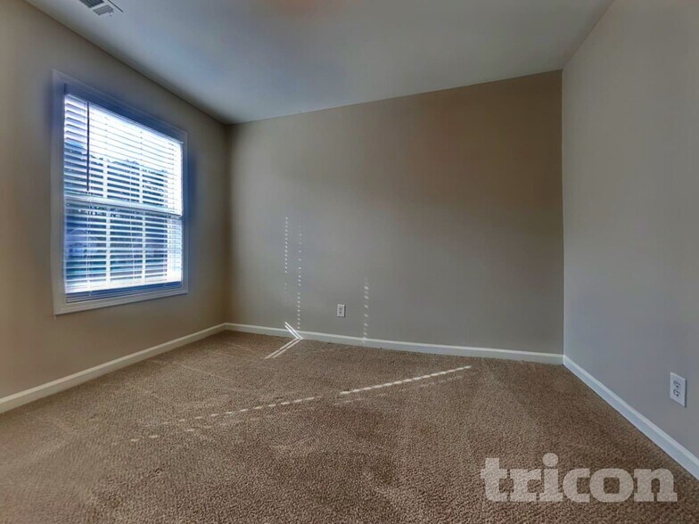 Building Photo - 2940 Emerald Springs Dr