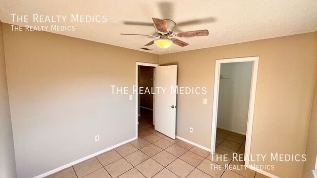 Building Photo - 5520 Charleston St