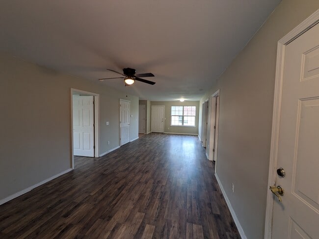 Building Photo - 1419 Crape Myrtle Dr