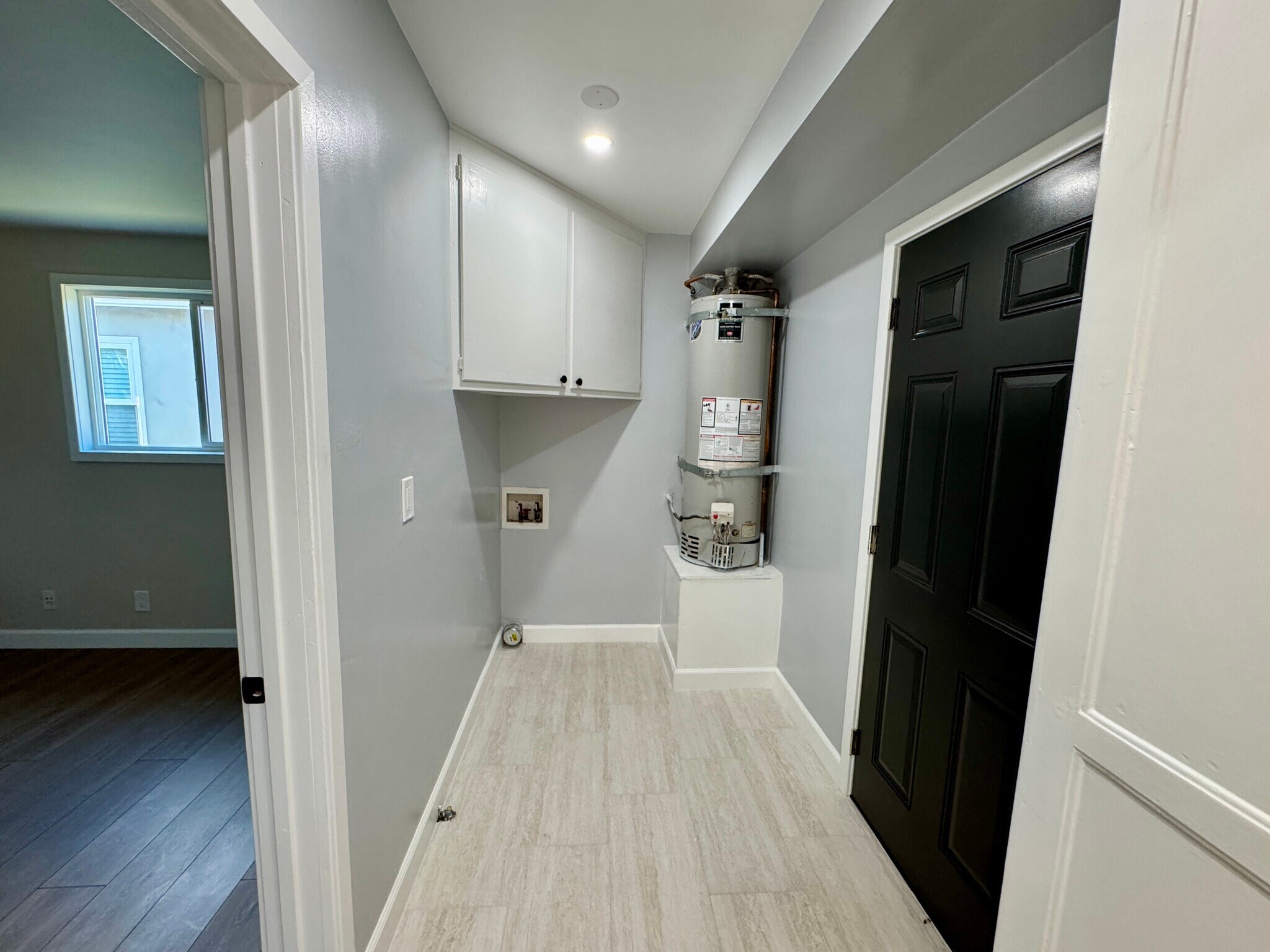 Laundry Room - 5516 Pepperwood Ave