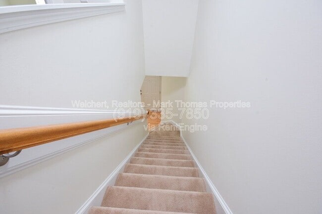 Building Photo - 3 Moonbeam Ct