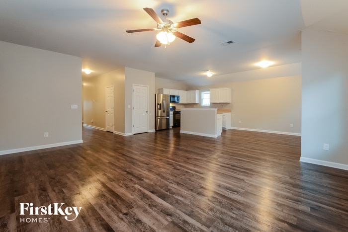 Building Photo - 771 Deerwood Dr