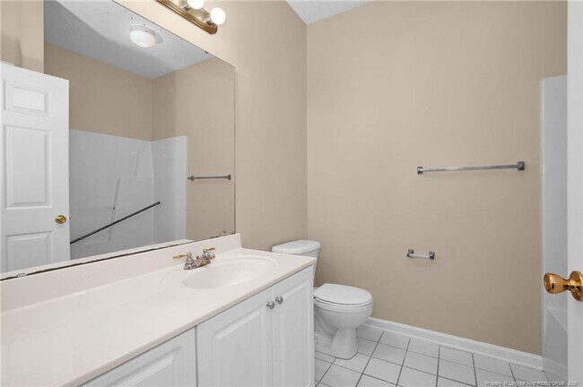 Building Photo - 3BD 2Bath Condo