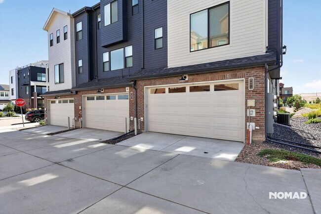 Building Photo - 9695 Browns Peak Cir