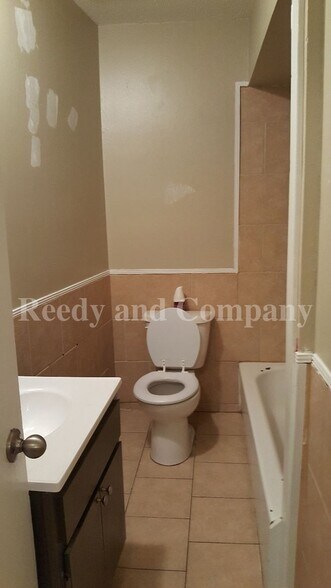 Building Photo - 4173 Cottonwood Rd