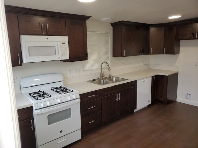 Building Photo - 9333 Lomita Dr
