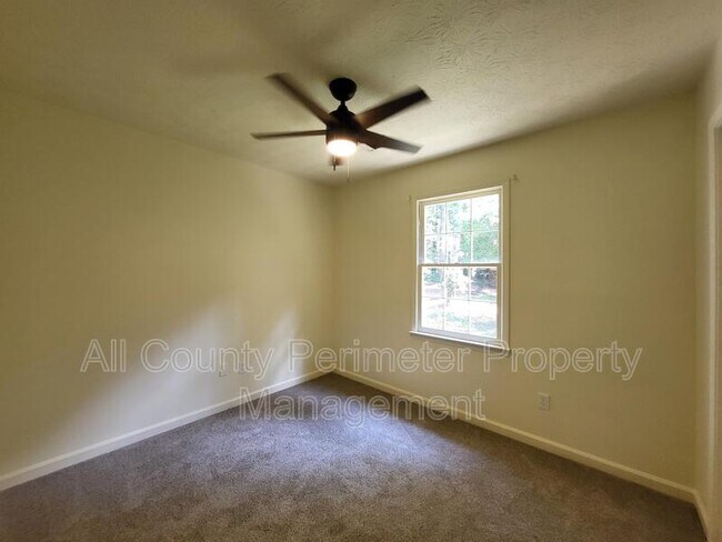 Building Photo - 1920 Shoreline Trace SW