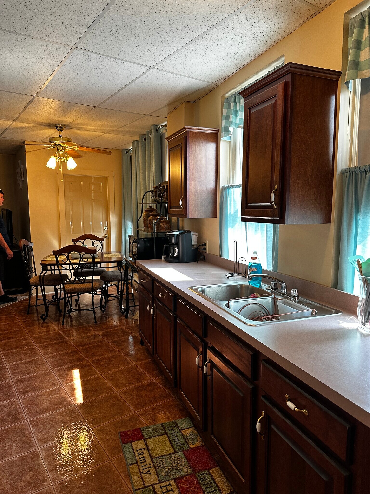 kitchen - 583 Mill St