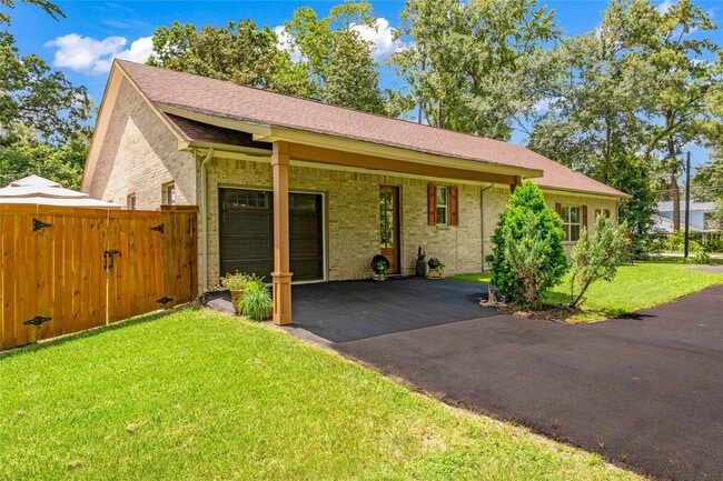 Building Photo - 25737 Glen Loch Dr