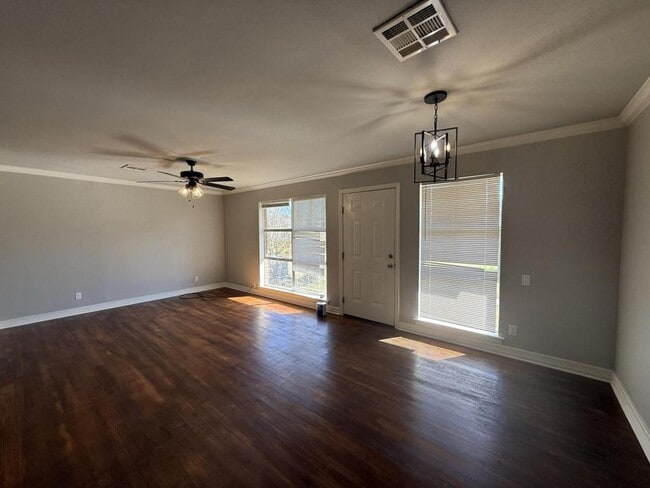 Building Photo - 2506 Waverly Dr