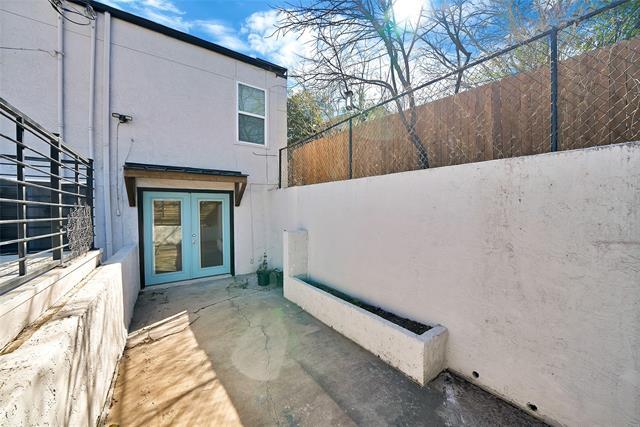 Building Photo - 2303 Park Hill Dr