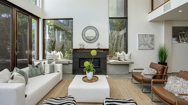 Building Photo - 414 Venice Way