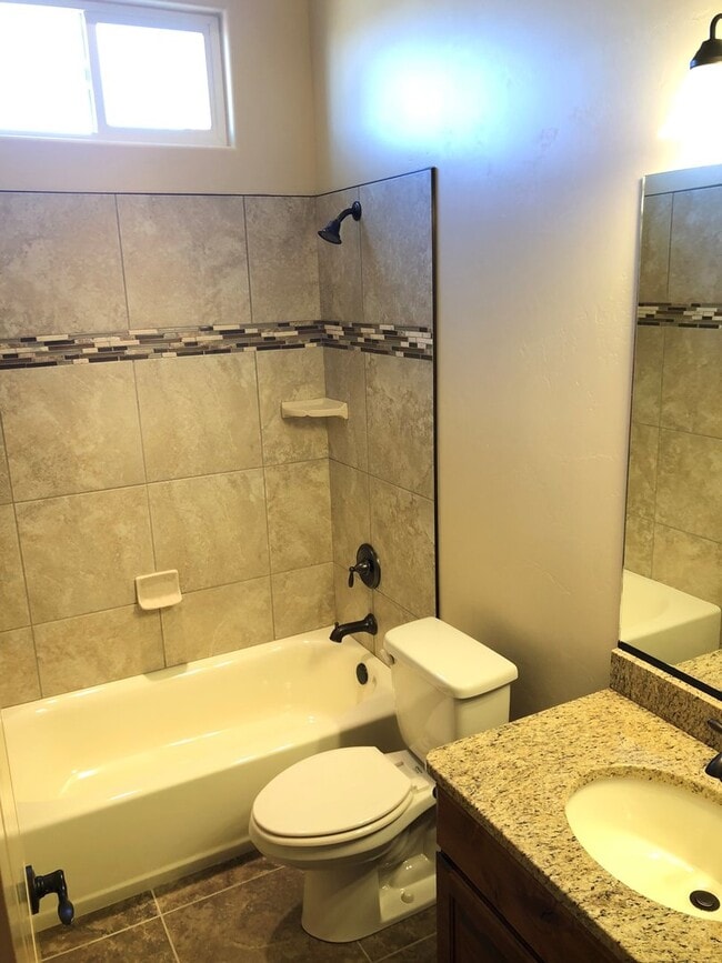 Building Photo - Tanzanite townhome in Sky Ridge