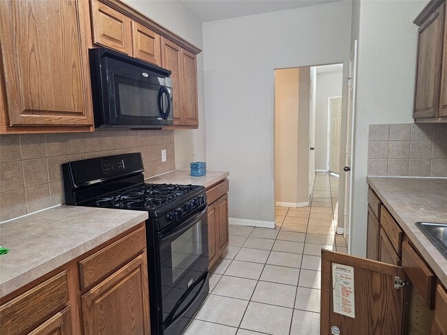 Building Photo - 23506 Hidden Maple Dr