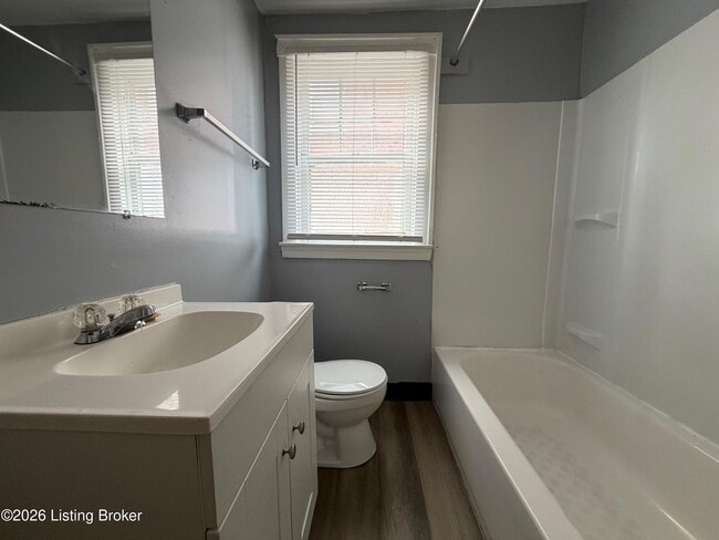 Building Photo - 666 Lindell Ave