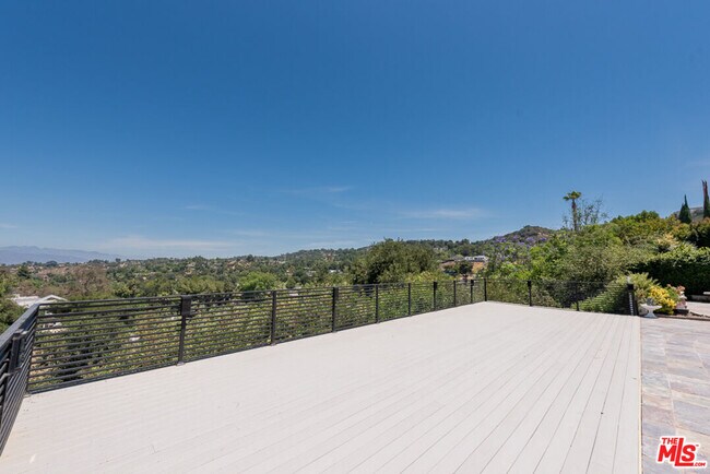 Building Photo - 3650 Sapphire Dr