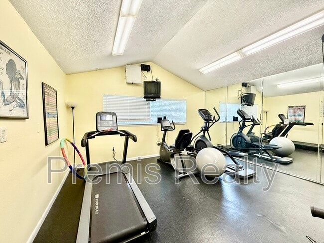 Building Photo - 2500 Winding Creek Blvd