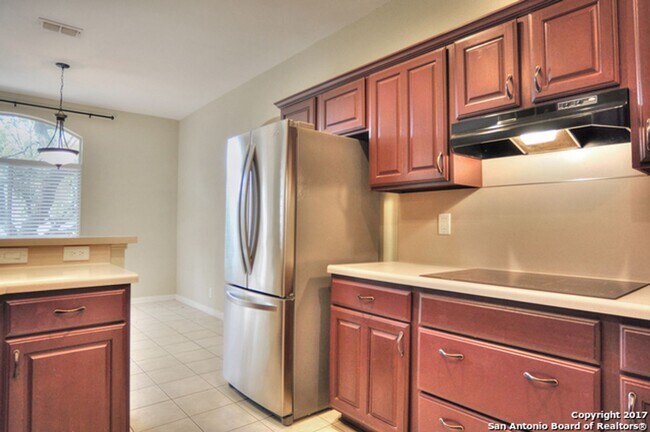 Building Photo - 4 Bedroom/2 Bath Auburn Oaks Subdivision
