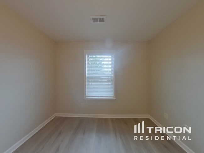 Building Photo - 205 Terilyn Ct
