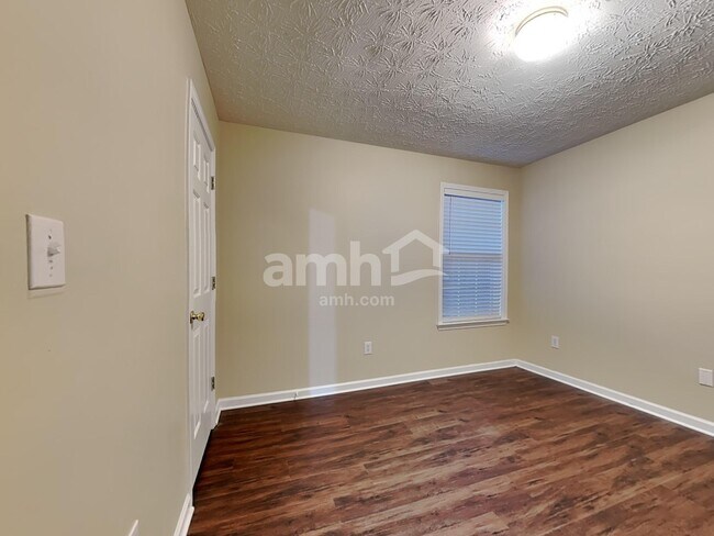 Building Photo - 5296 Under Way