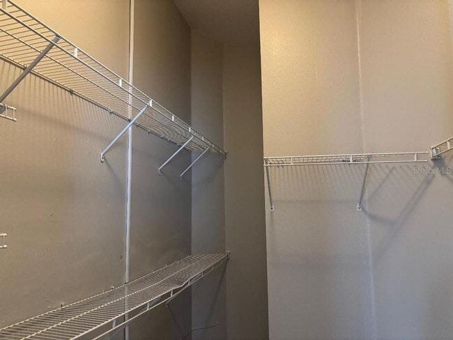 Building Photo - 1932 Grenville Ct